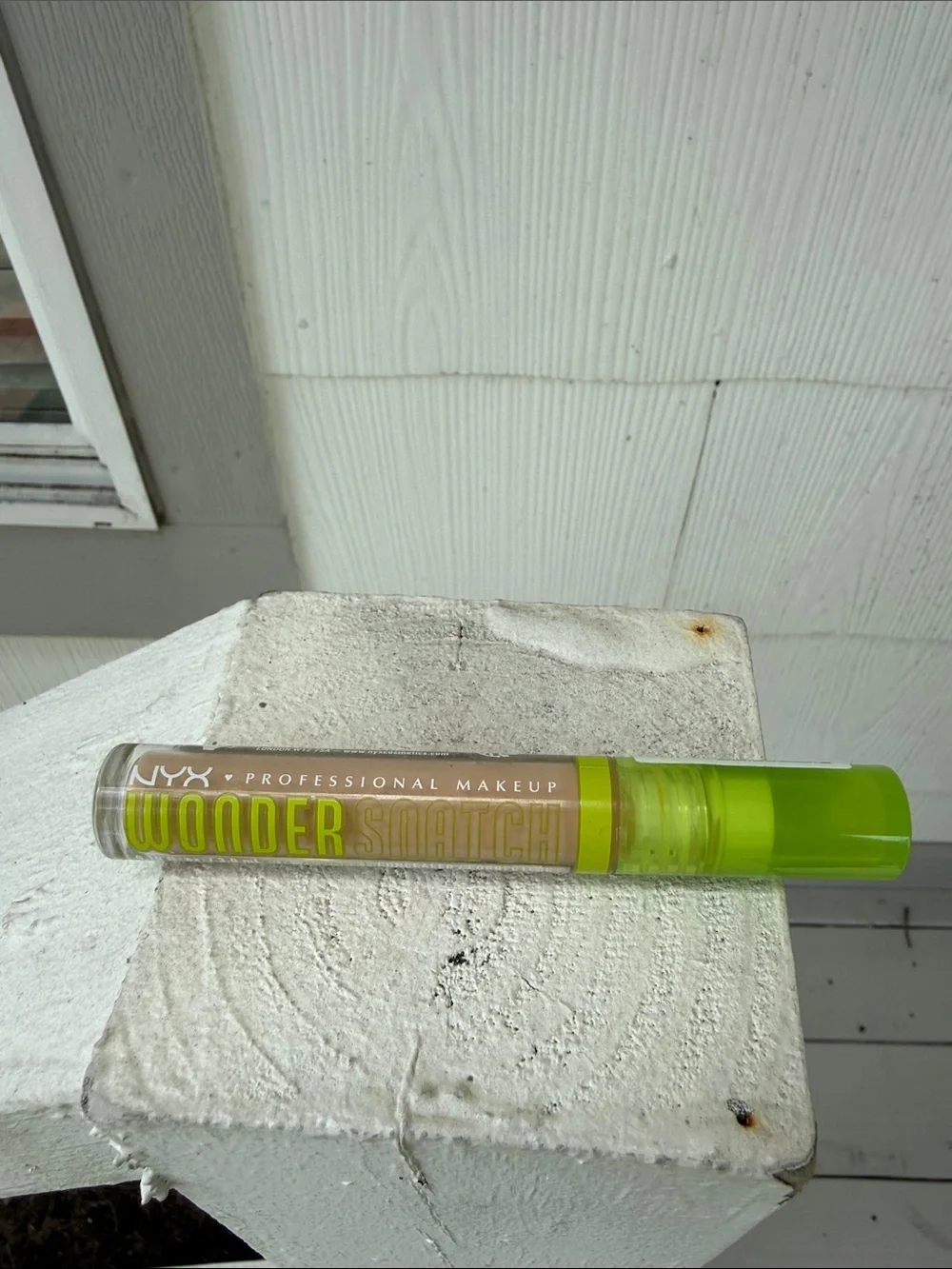 NYX Wonder Snatch Concealer